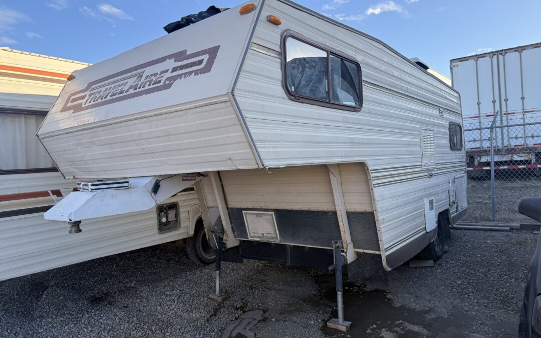 1986 TRAVELAIRE TRAILER